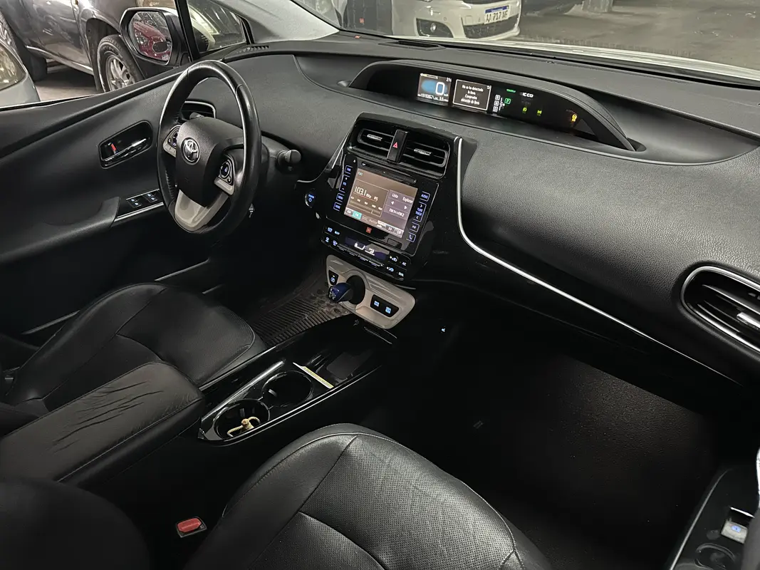 Mira esta publicación de Toyota Prius 2018 en Motordil
