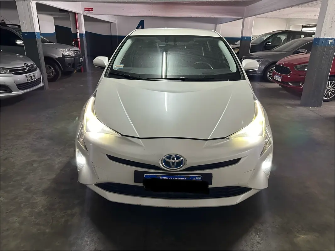 Mira esta publicación de Toyota Prius 2018 en Motordil