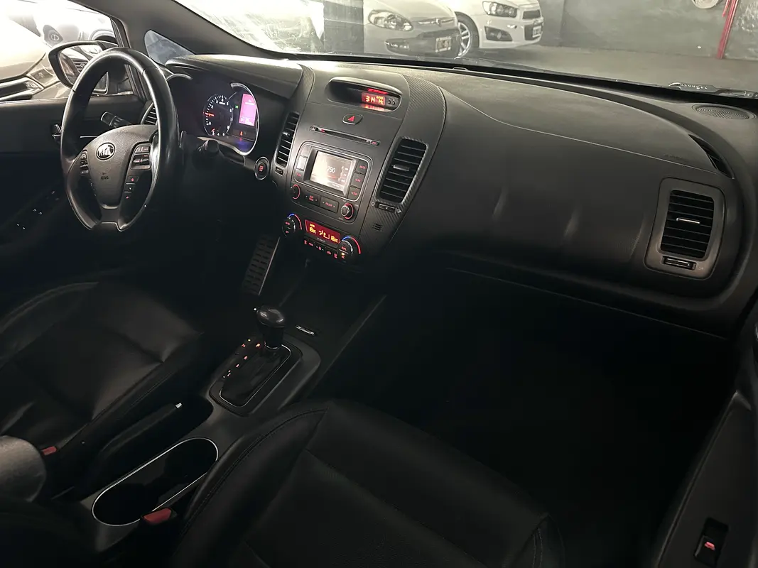 Mira esta publicación de KIA Cerato 2016 en Motordil