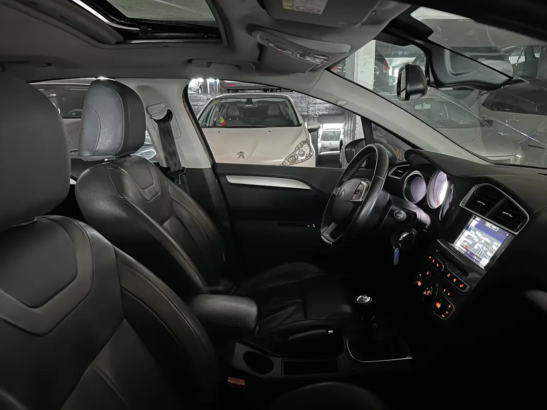 Mira esta publicación de Citroen C 4 Lounge 2016 en Motordil