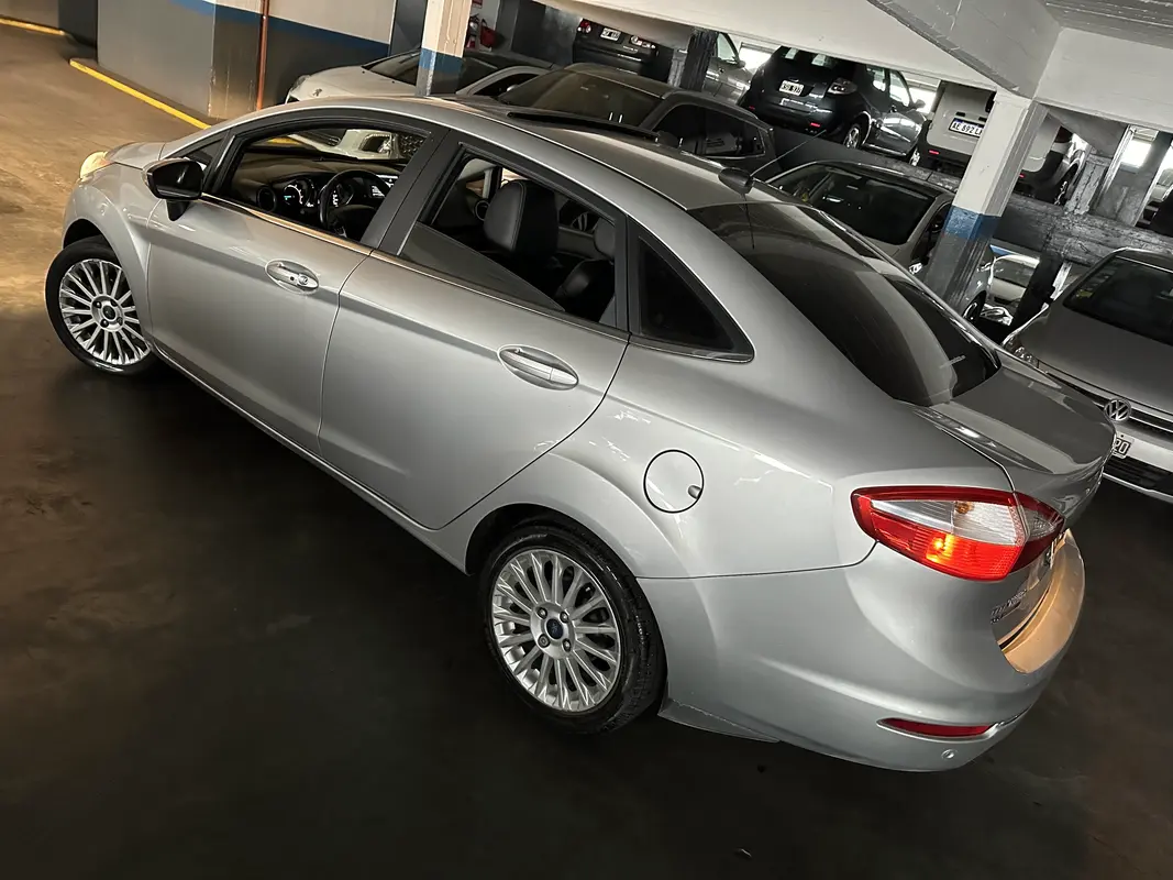 Mira esta publicación de Ford Fiesta 2015 en Motordil