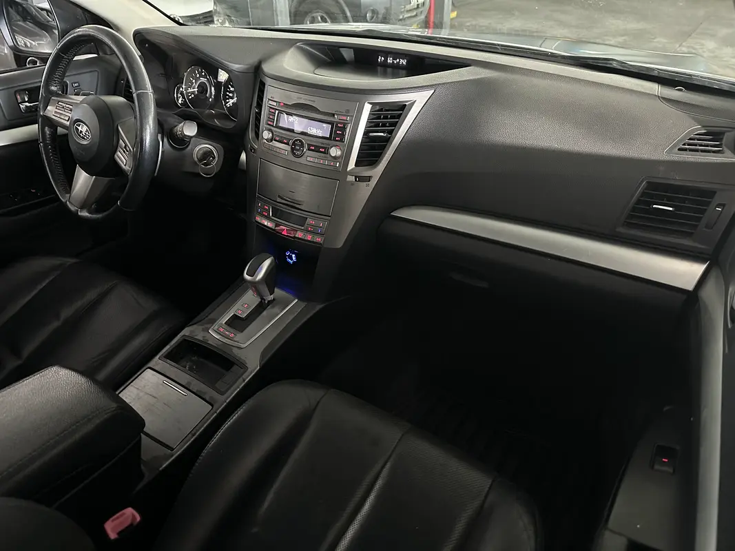Mira esta publicación de Subaru Outback 2011 en Motordil