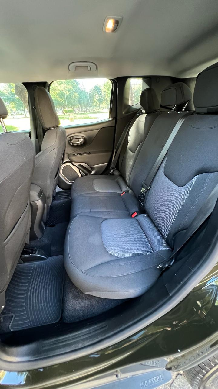 Mira esta publicación de Jeep Renegade 2017 en Motordil