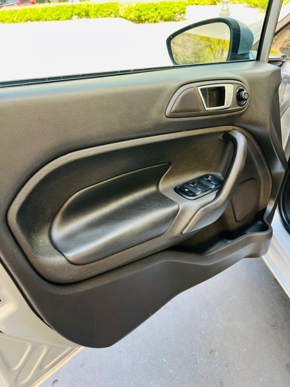 Mira esta publicación de Ford Fiesta 2013 en Motordil