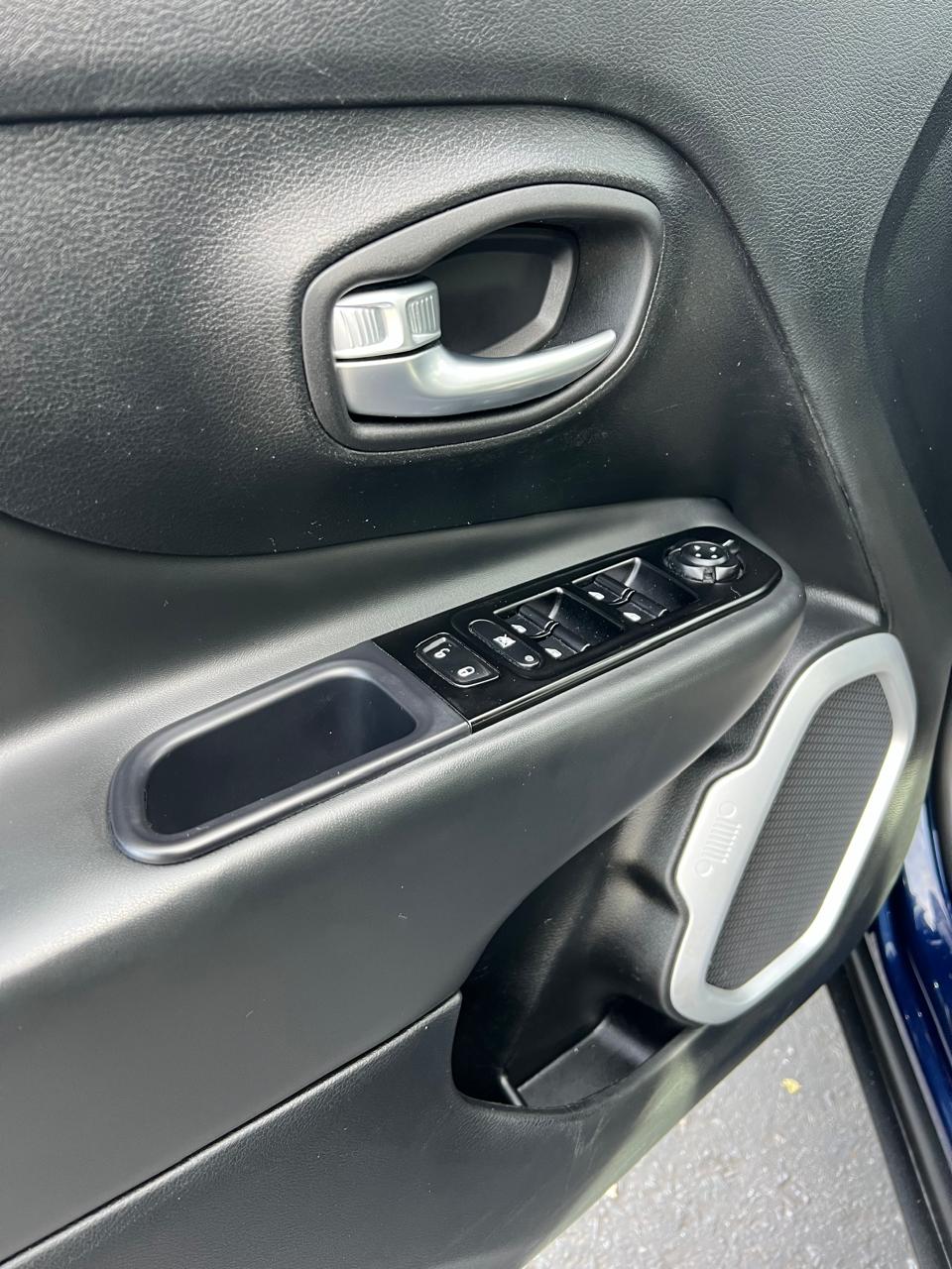 Mira esta publicación de Jeep Renegade 2019 en Motordil