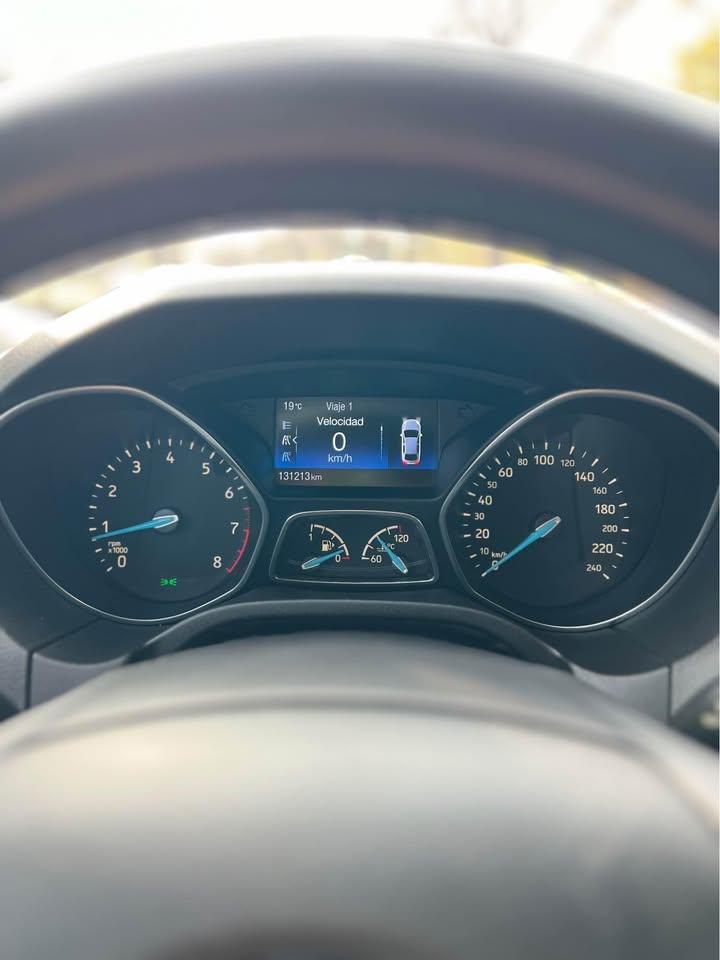 Mira esta publicación de Ford Focus 2015 en Motordil