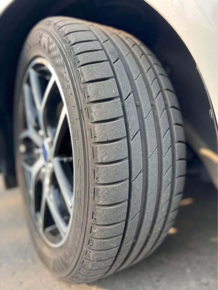 Mira esta publicación de Ford Focus 2015 en Motordil