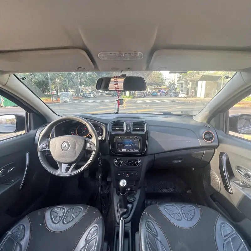 Mira esta publicación de Renault Sandero II 2015 en Motordil