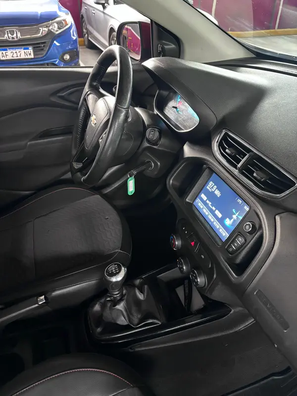 Mira esta publicación de Chevrolet Onix 2017 en Motordil