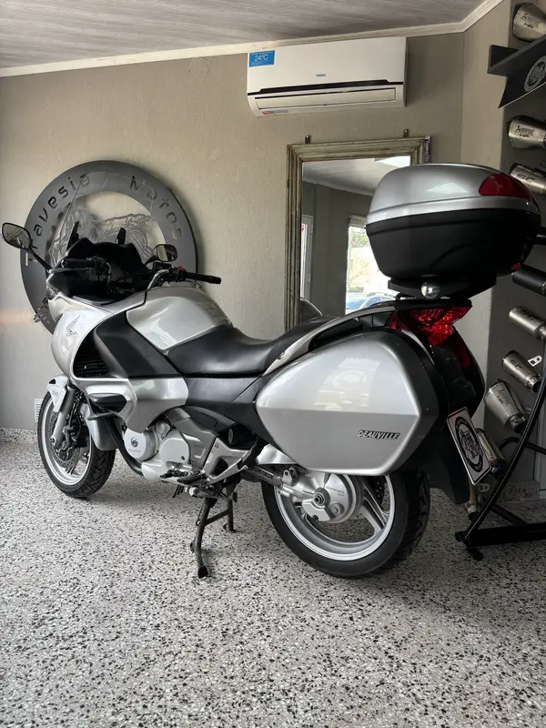 Mira esta publicación de Honda NT 700 V Deuville 2008 en Motordil