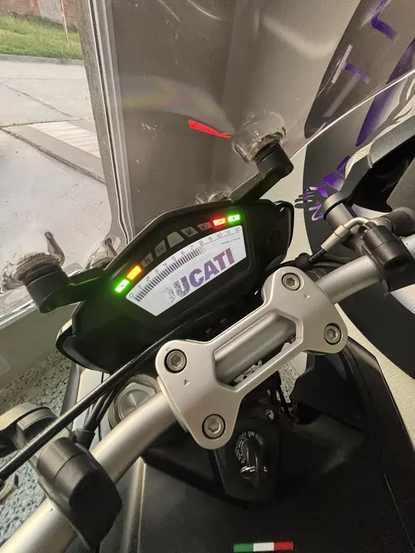 Mira esta publicación de Ducati 821 2014 en Motordil
