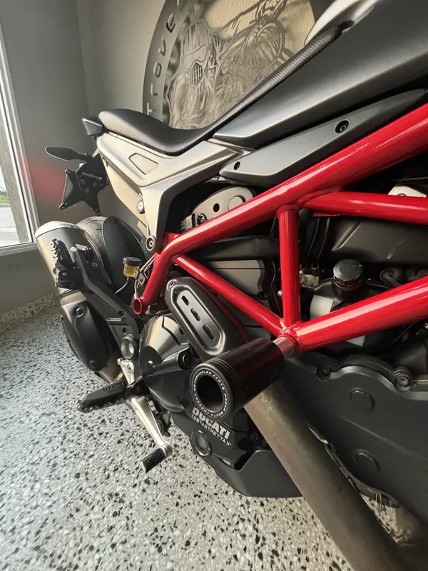 Mira esta publicación de Ducati 821 2014 en Motordil