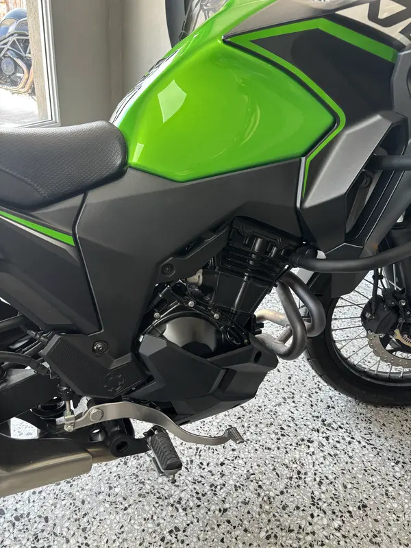 Mira esta publicación de Kawasaki KLE 300 Versys Adventure 2022 en Motordil