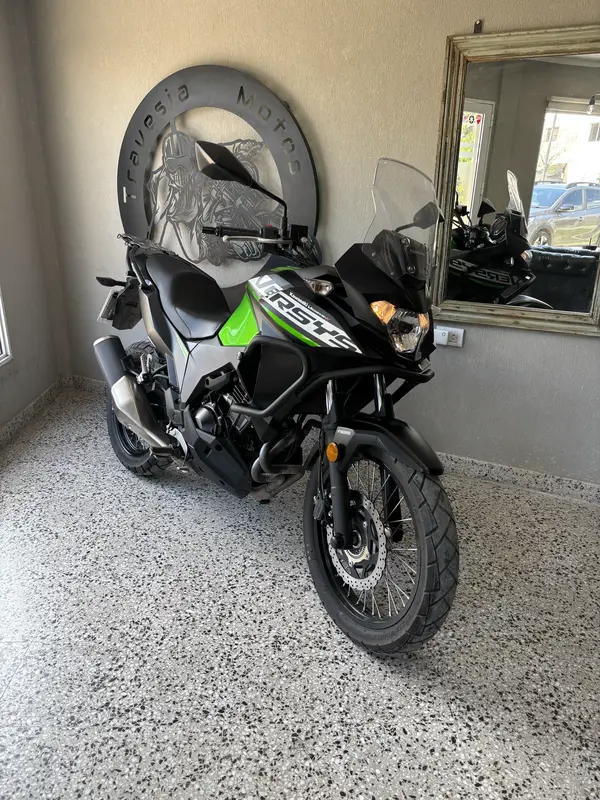 Mira esta publicación de Kawasaki KLE 300 Versys Adventure 2022 en Motordil