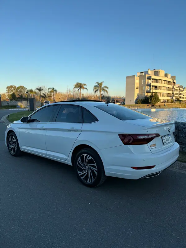 Mira esta publicación de Volkswagen Vento 2018 en Motordil