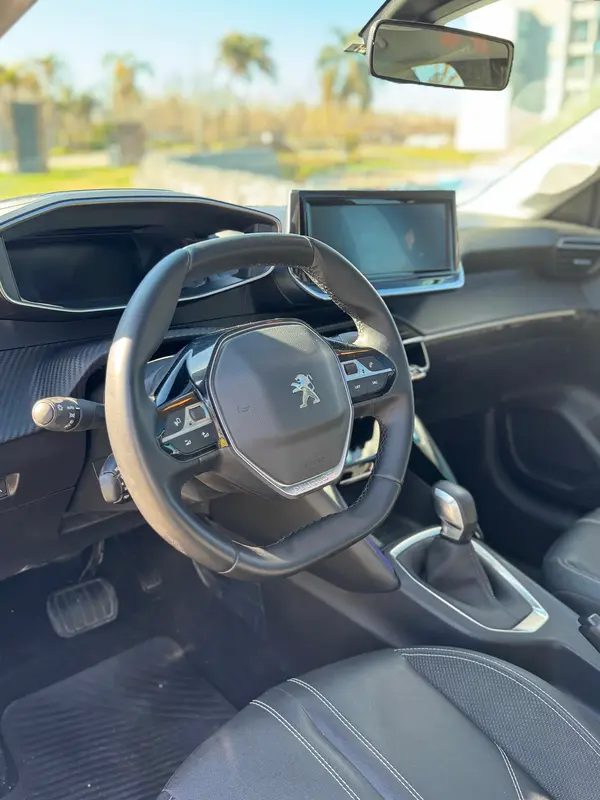 Mira esta publicación de Peugeot 208 2023 en Motordil