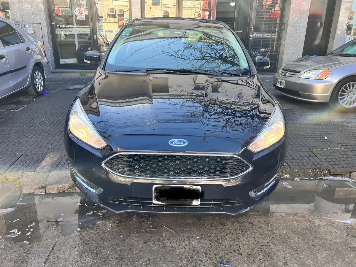 Mira esta publicación de Ford Focus 2015 en Motordil