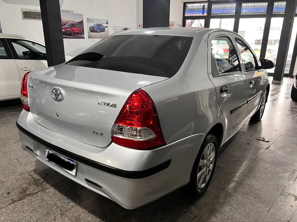 Mira esta publicación de Toyota Etios 2018 en Motordil