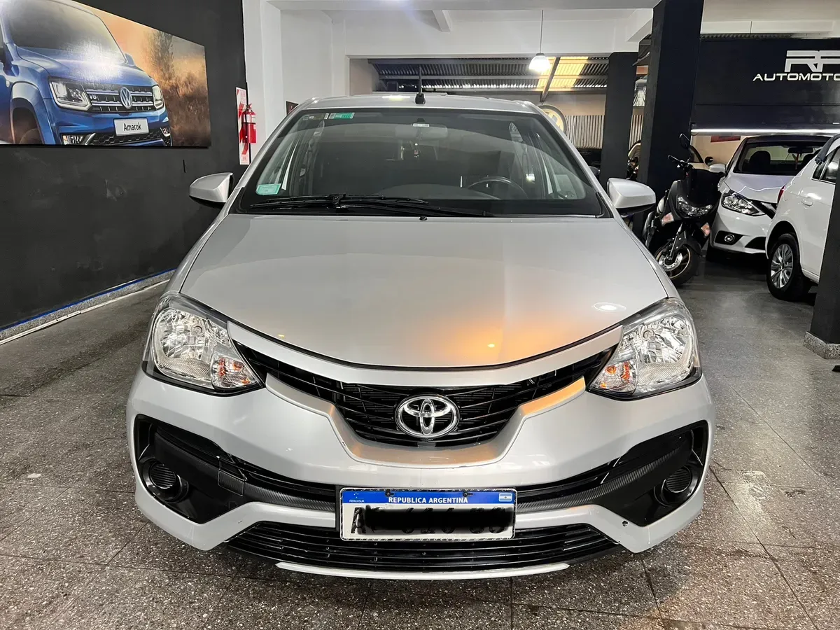 Mira esta publicación de Toyota Etios 2018 en Motordil