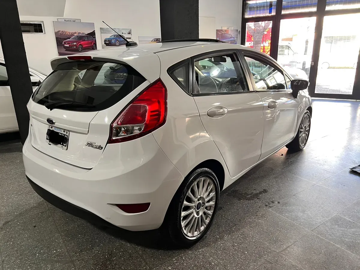 Mira esta publicación de Ford Fiesta 2013 en Motordil