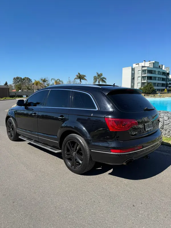 Mira esta publicación de Audi Q8 2012 en Motordil