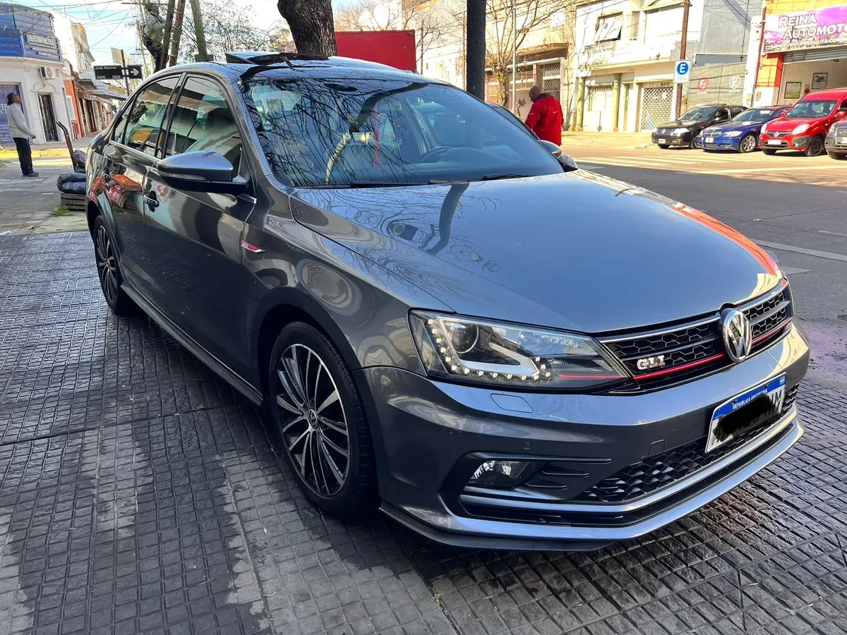 Mira esta publicación de Volkswagen Vento 2016 en Motordil