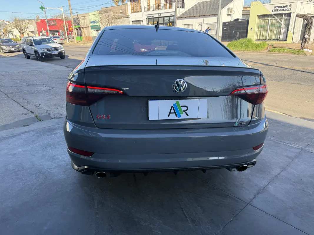 Mira esta publicación de Volkswagen Vento 2020 en Motordil