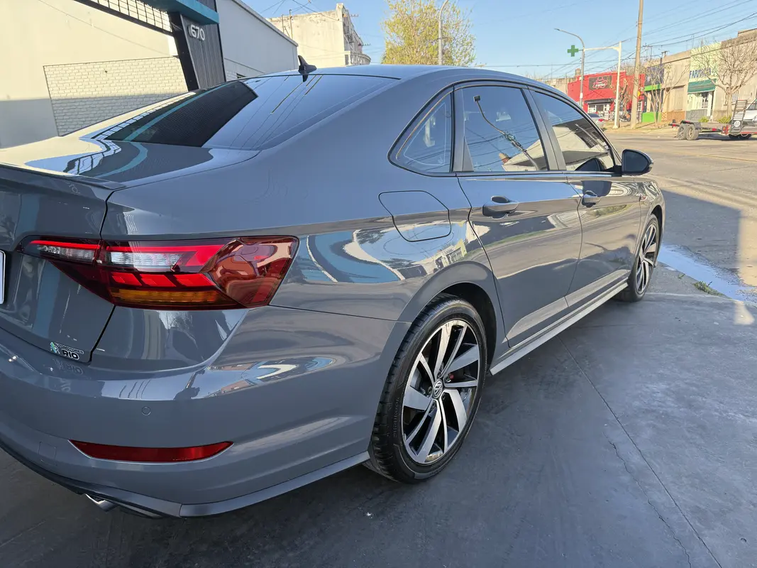 Mira esta publicación de Volkswagen Vento 2020 en Motordil