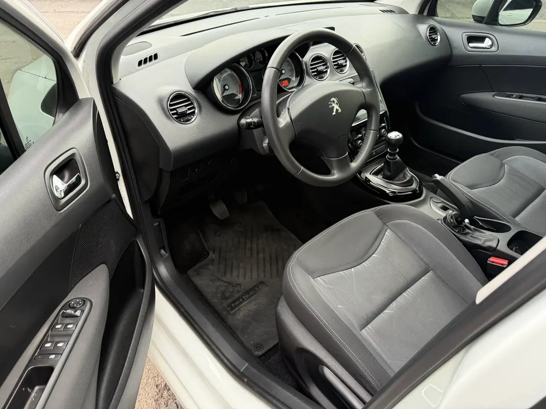 Mira esta publicación de Peugeot 308 2020 en Motordil