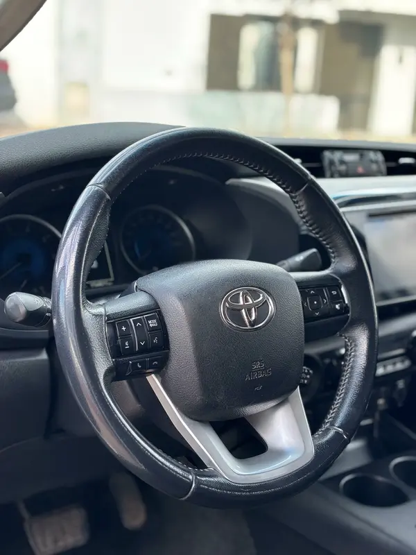 Mira esta publicación de Toyota Hilux 2017 en Motordil