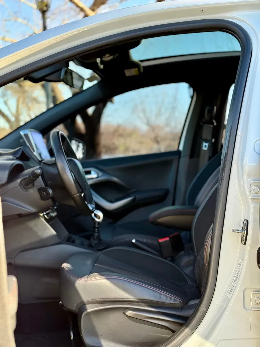 Mirá esta publicación de Peugeot 208