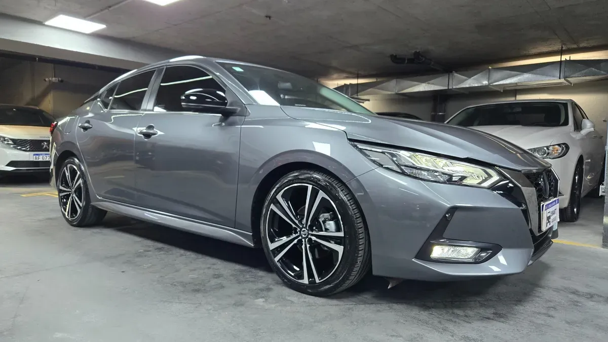 Mira esta publicación de Nissan Sentra 2022 en Motordil