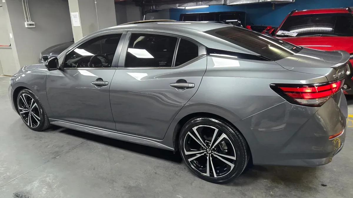 Mira esta publicación de Nissan Sentra 2022 en Motordil