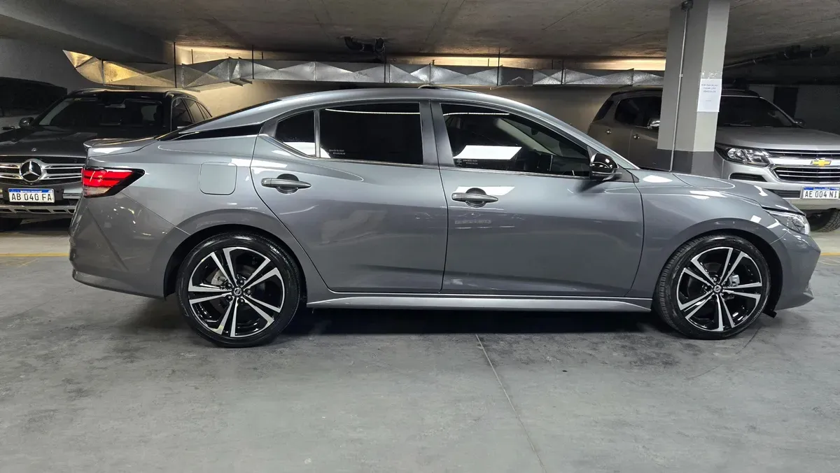Mira esta publicación de Nissan Sentra 2022 en Motordil