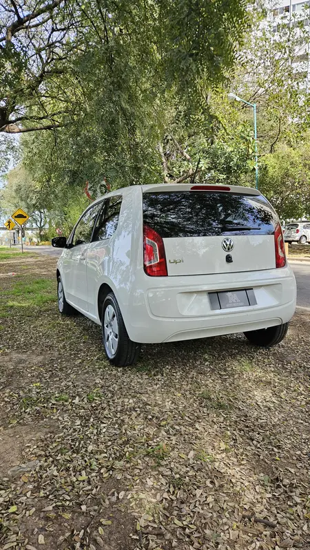 Mira esta publicación de Volkswagen UP 2015 en Motordil