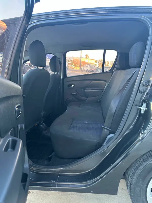 Mira esta publicación de Renault Sandero 2015 en Motordil