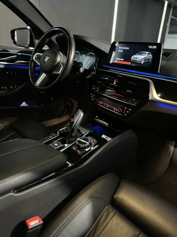 Mira esta publicación de BMW Serie 5 2018 en Motordil