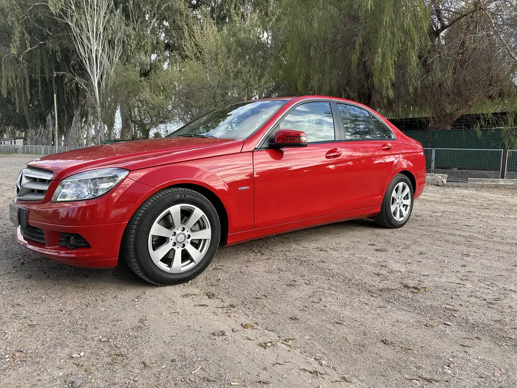 Mira esta publicación de Mercedes Benz Clase C 2011 en Motordil