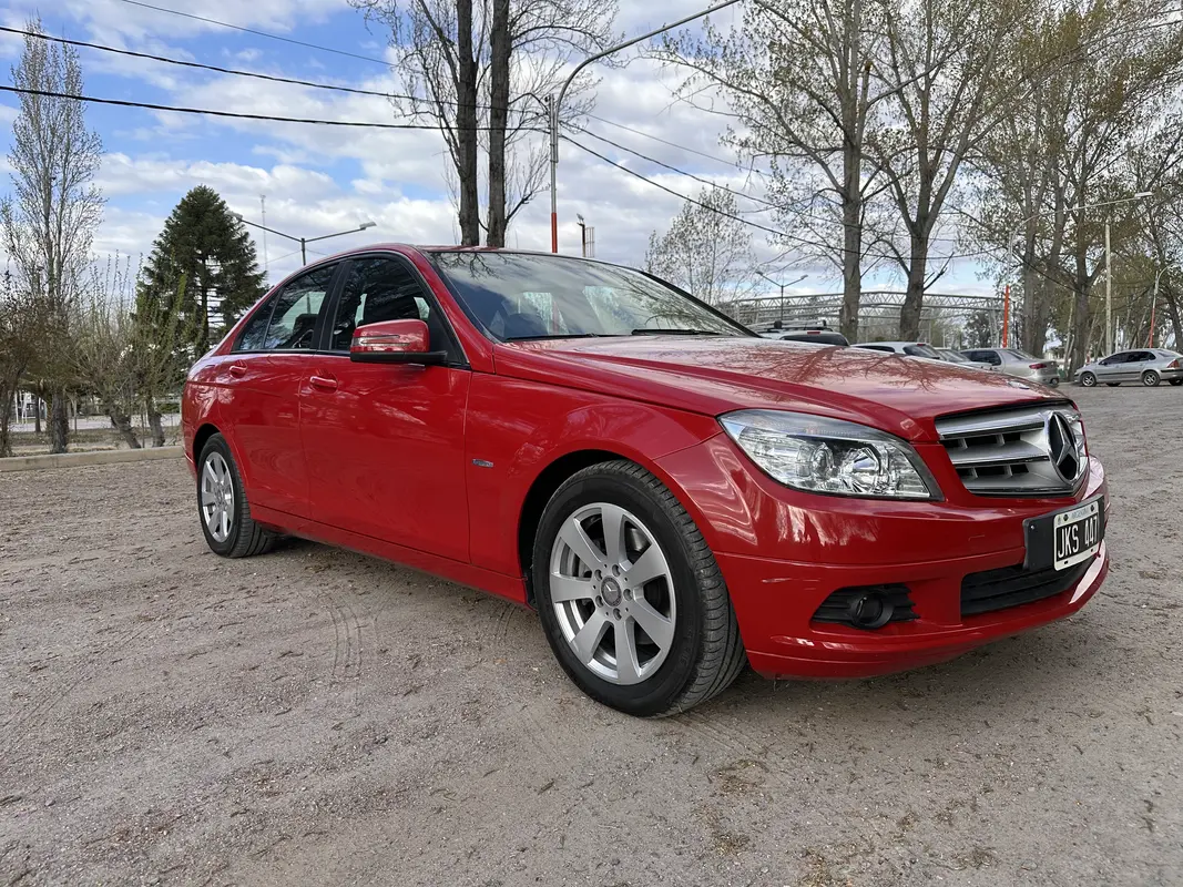 Mira esta publicación de Mercedes Benz Clase C 2011 en Motordil