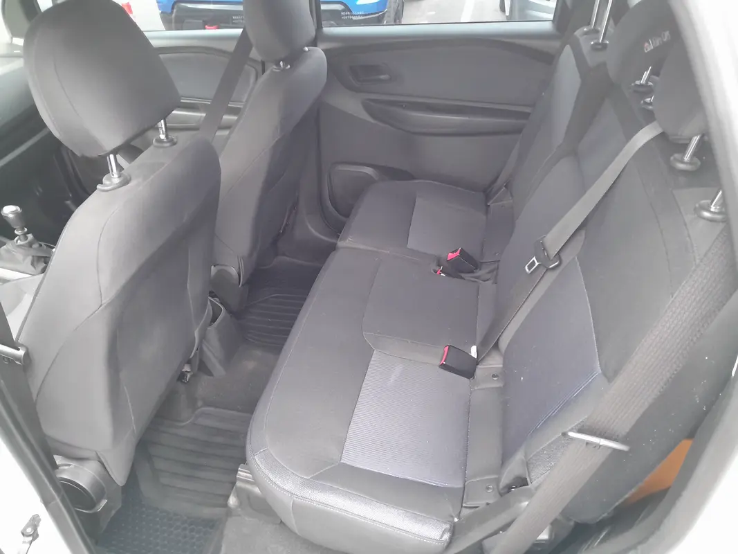 Mira esta publicación de Chevrolet Spin 2023 en Motordil