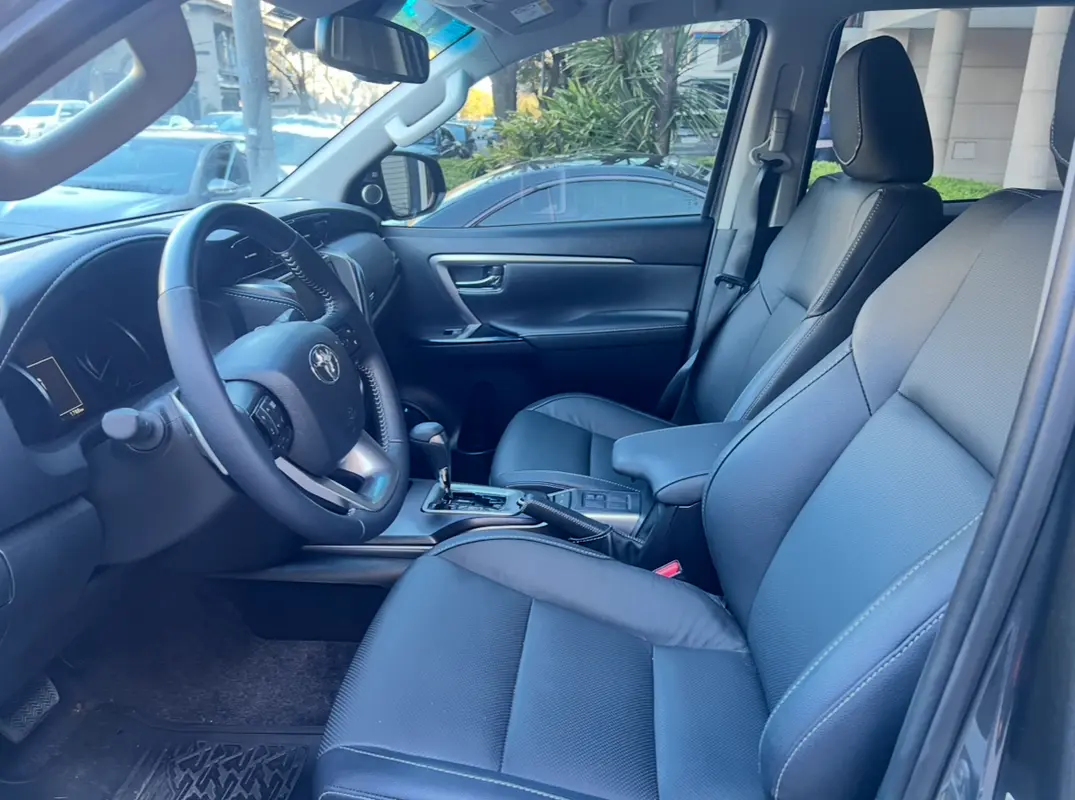 Mira esta publicación de Toyota SW4 2025 en Motordil