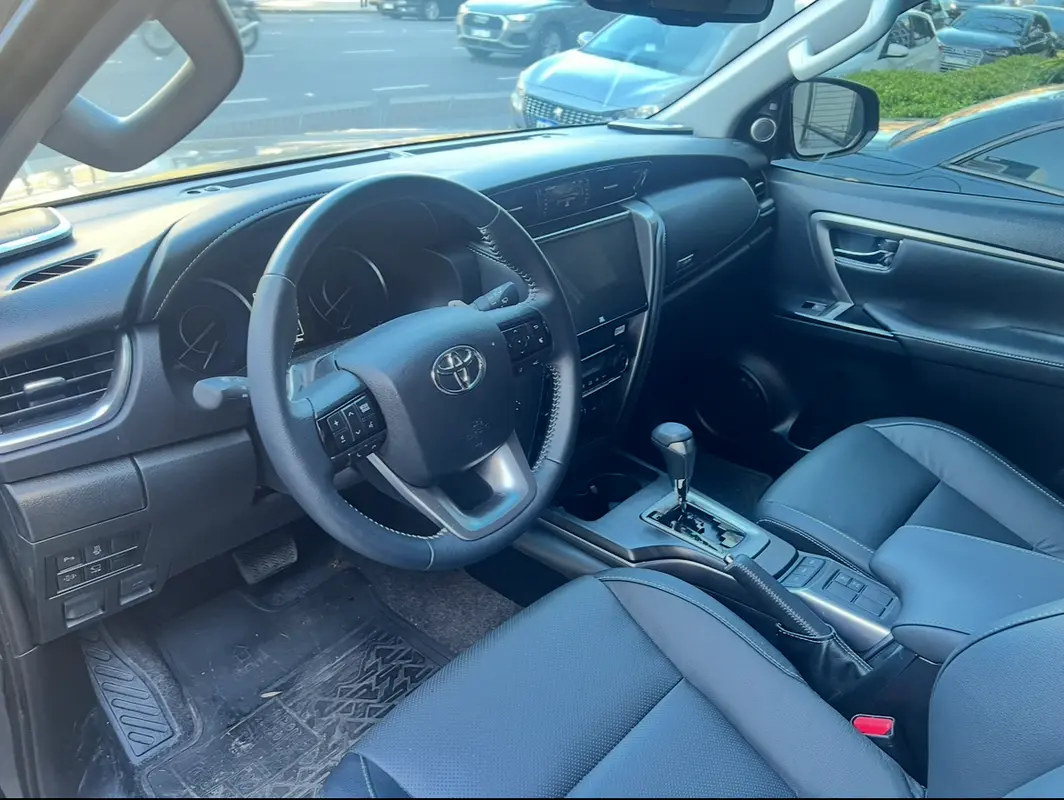 Mira esta publicación de Toyota SW4 2025 en Motordil