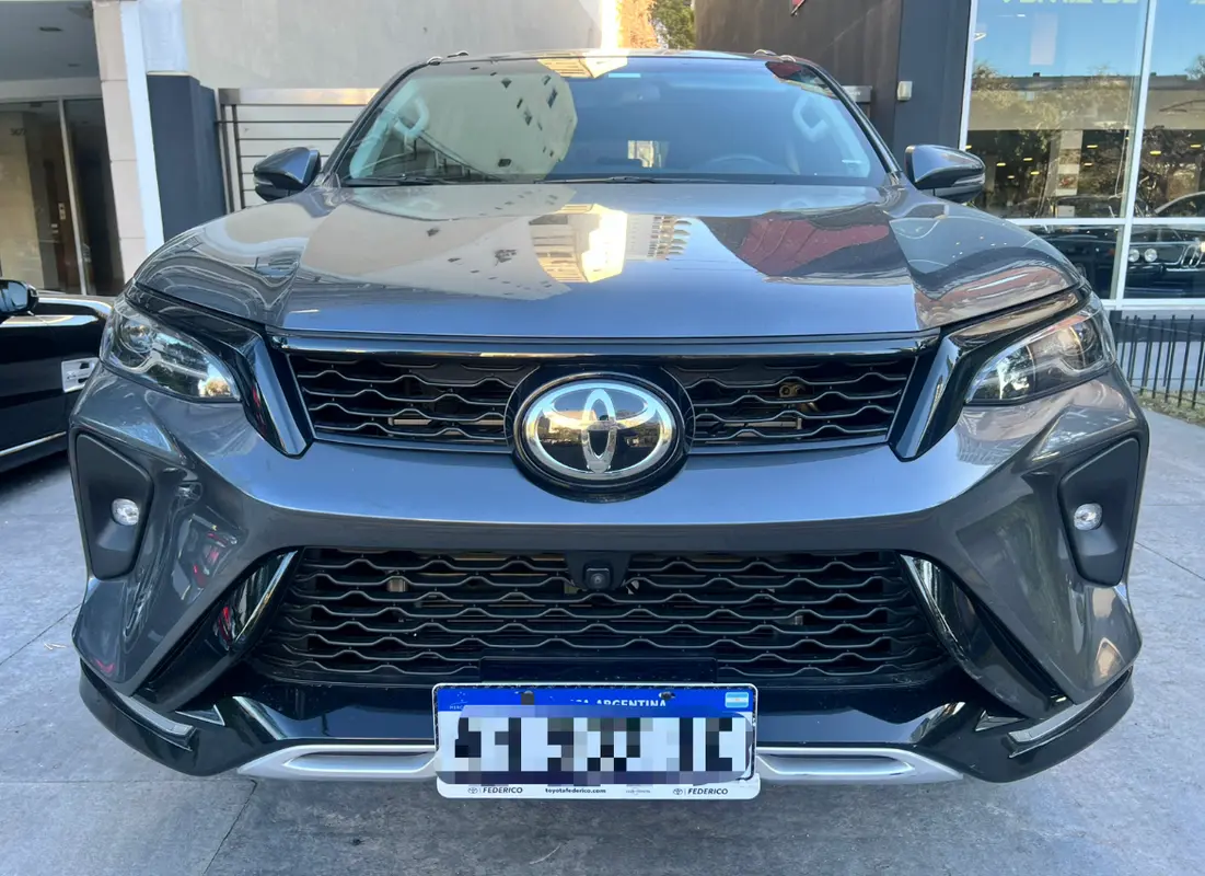 Mira esta publicación de Toyota SW4 2025 en Motordil