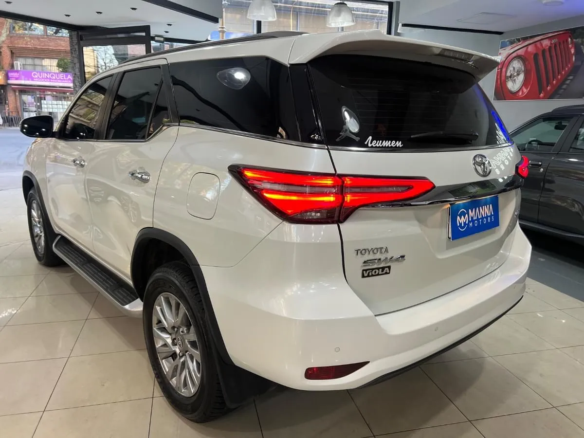 Mira esta publicación de Toyota SW4 2022 en Motordil