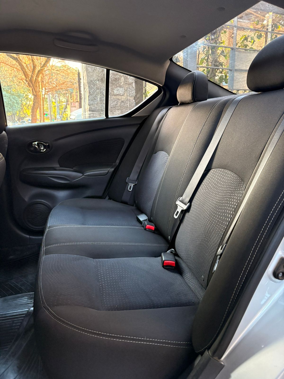 Mira esta publicación de Nissan Versa 2017 en Motordil