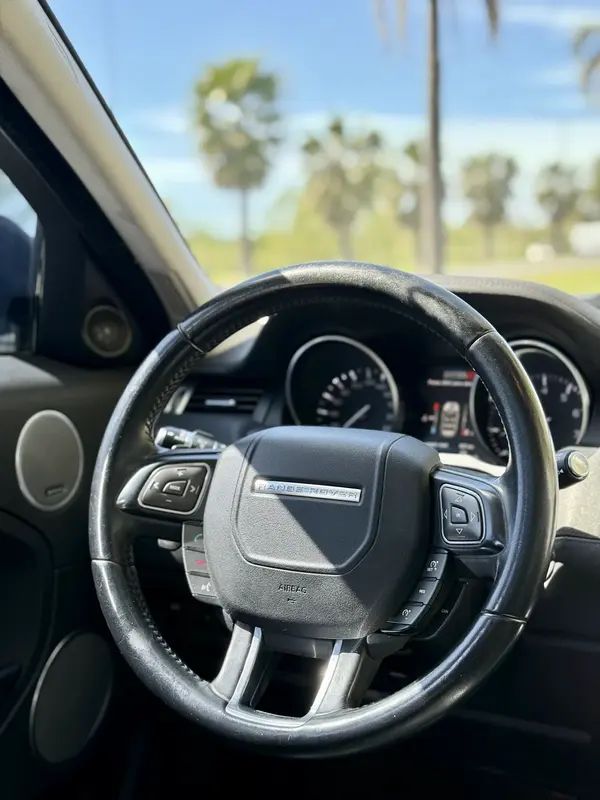 Mira esta publicación de Land Rover Range Rover Evoque 2013 en Motordil