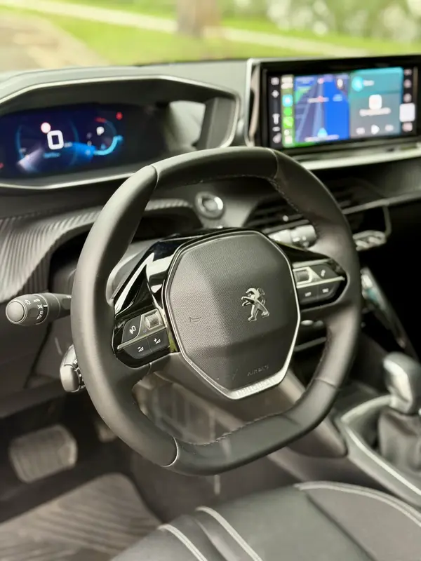 Mira esta publicación de Peugeot 208 2024 en Motordil