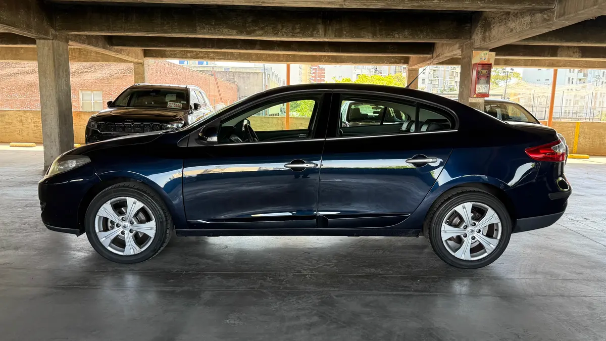 Mira esta publicación de Renault Fluence 2012 en Motordil