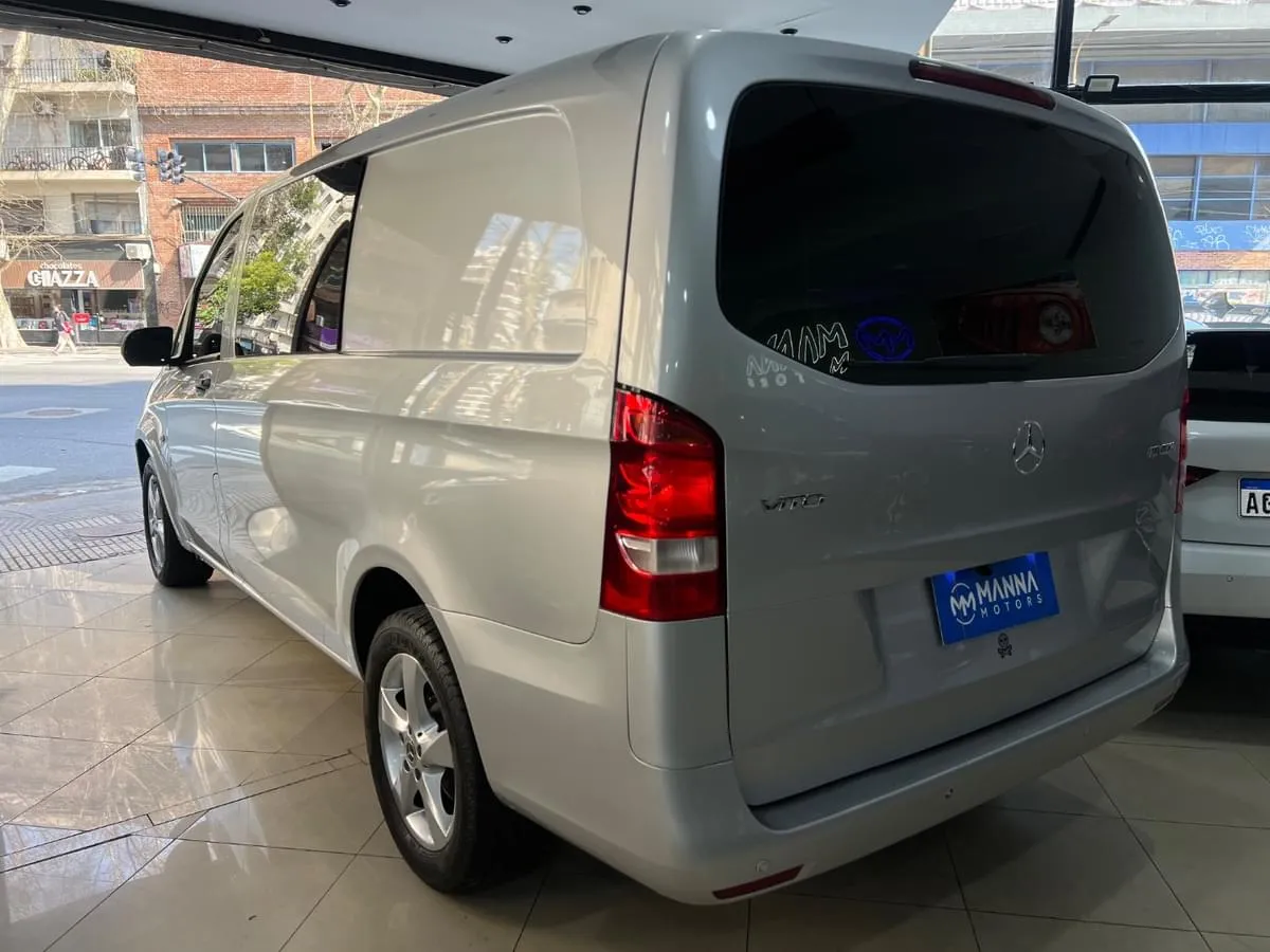 Mira esta publicación de Mercedes Benz Vito 2022 en Motordil