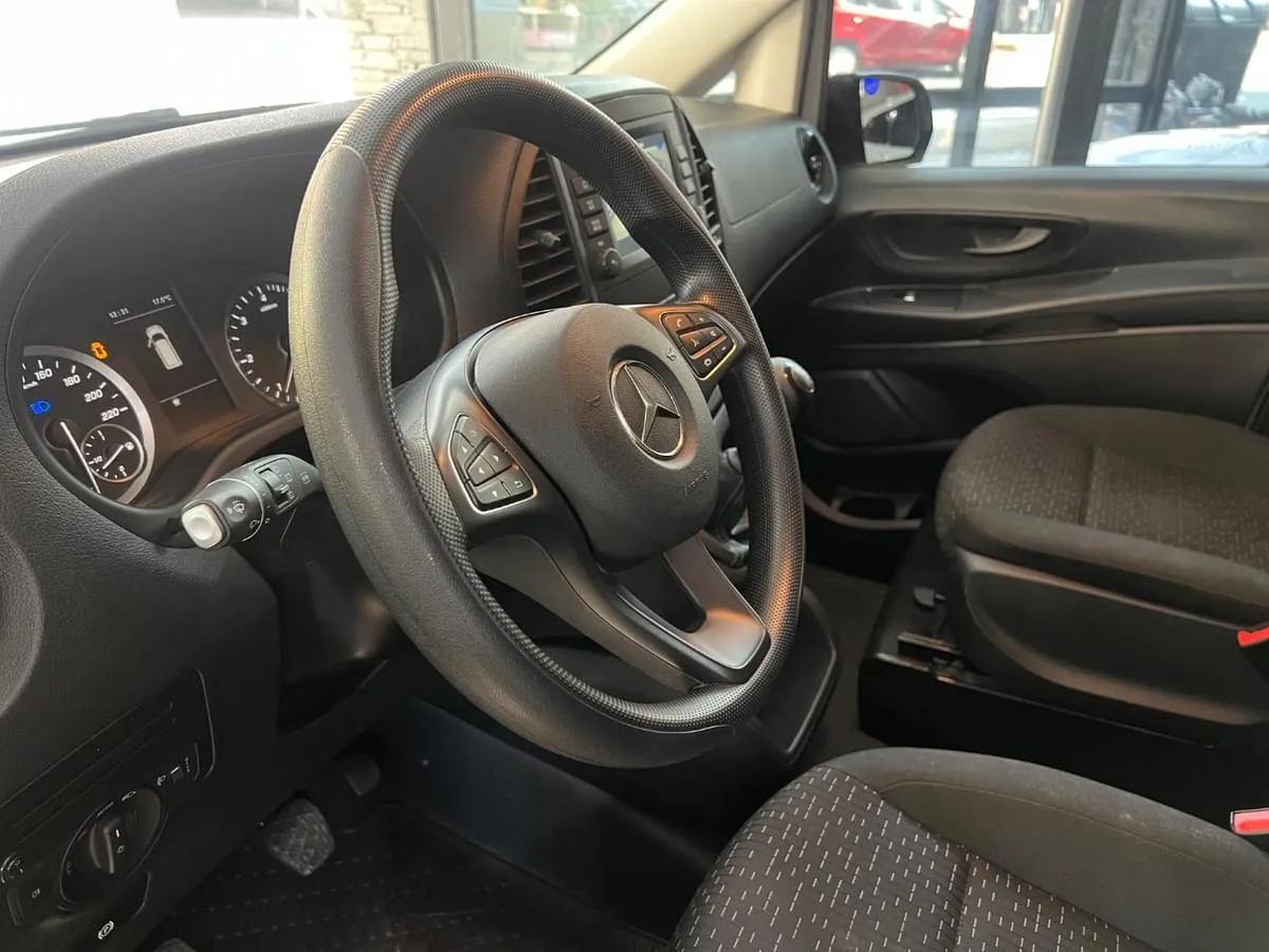 Mira esta publicación de Mercedes Benz Vito 2022 en Motordil